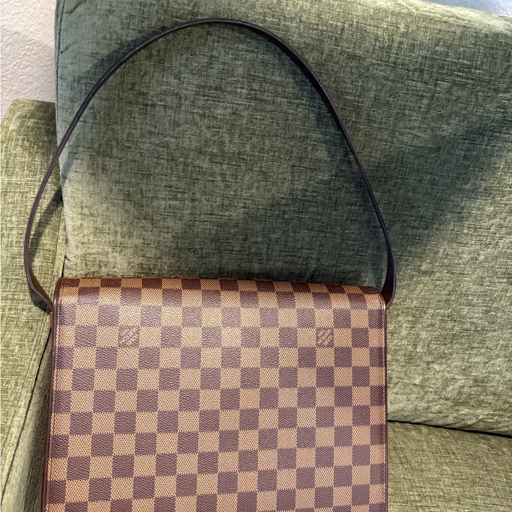 VINTAGE LOUIS VUITTON